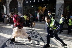 portugal-labour-strike-police